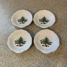 Christmas  Nikko Small coasters/snack dishes Happy Holiday pattern Set Of 4