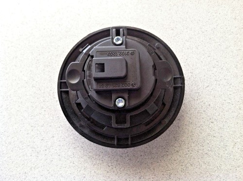 2001-2007 MERCEDES-BENZ W203 C230 C320 C-CLASS ~ LUGGAGE COMPARTMENT SWITCH - Picture 2 of 3