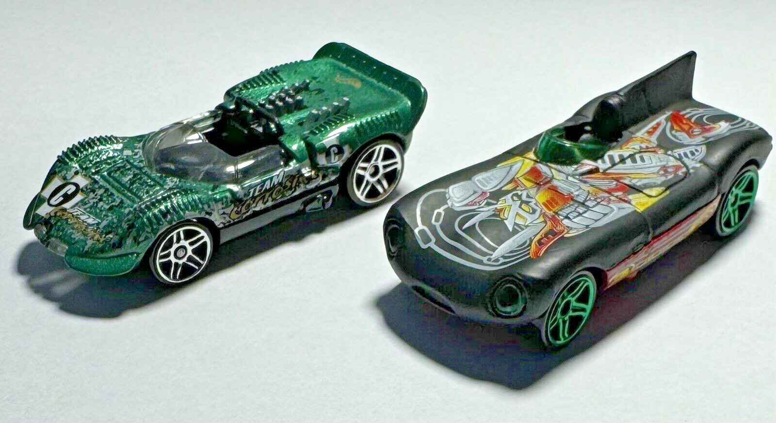 Hot Wheels - Jaguar D-Type 2003 & Chaparral 2 2001 - Anime - Vintage 2 Pack Set
