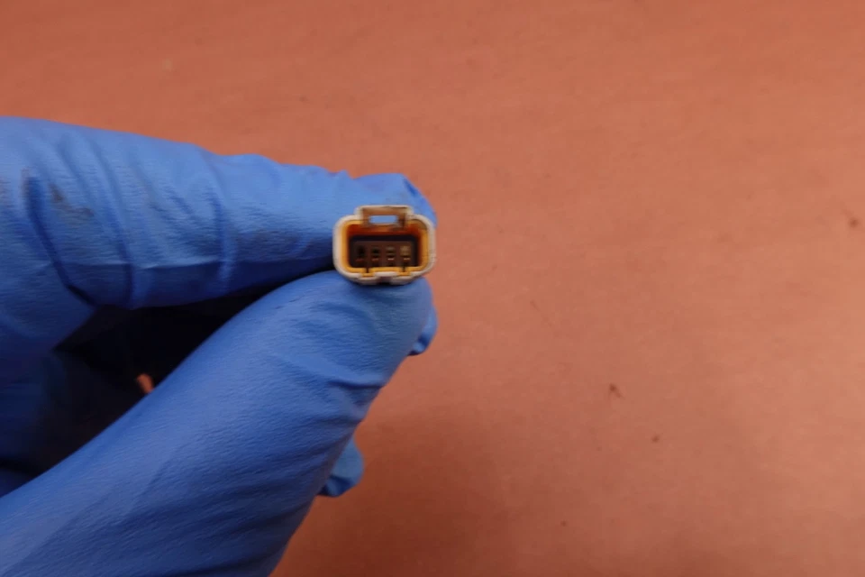 2010-2017 Victory Cross Country N TOUCH Radio Display 4012154 (see photos) - Image 4 of 4