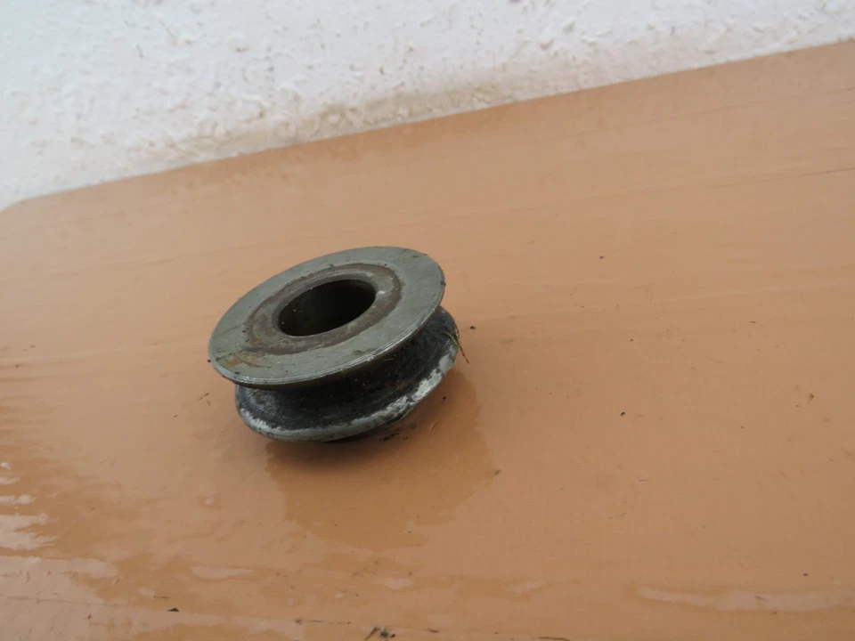 Polea cortacésped Lawn Boy 8223 OEM 677407 Foto 3 de 4