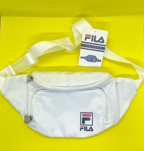 white fila fanny pack