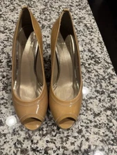 Stuart Weitzman Heels Mustard Size 7.5N Peep Toe Heels EUC
