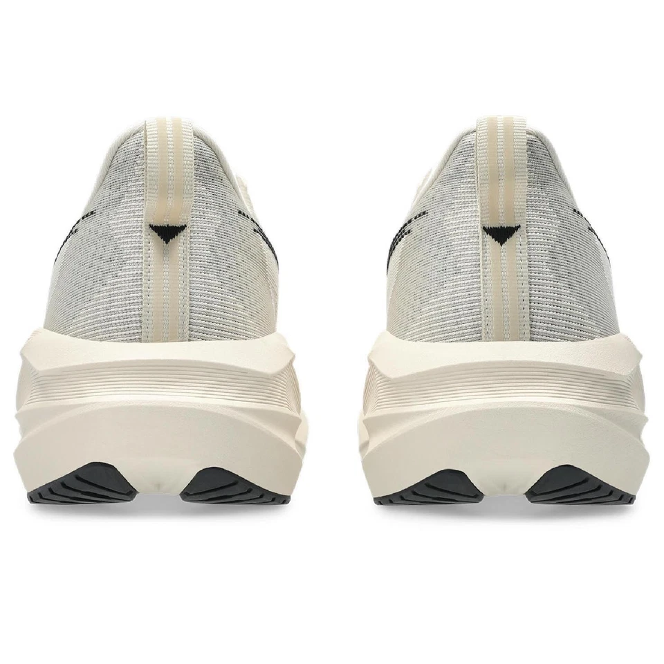 Zapatos para correr en carretera ASICS Novablast 5 - Color para hombre: avena/negro Foto 4 de 4