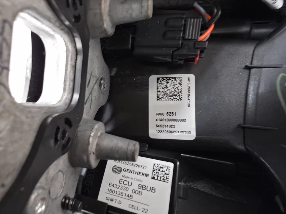Volante Buick Encore GX 2020-2024 con interruptores de control OEM 545314023 Foto 4 de 4
