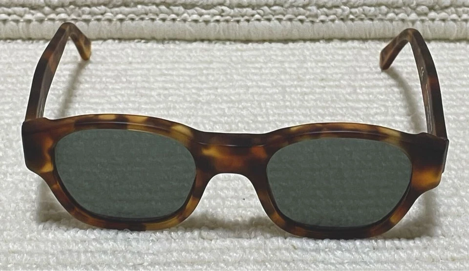 Raras gafas de sol Carhartt WIP hechas en Italia Foto 2 de 4