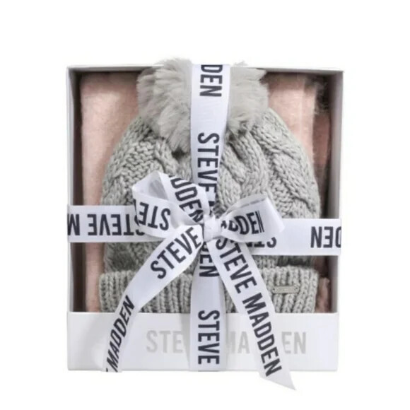 Steve Madden Ladies Hat & Scarf Set:Blue Plaid Black Plaid Blush Plaid