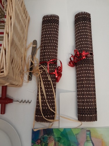 Picnic Time Wicker Red Plaid Pattern With Brown Handles - Picture 7 of 13