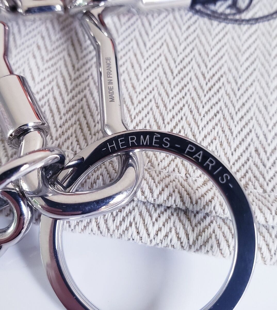 HERMES COLLIER MOUSQUETON CLE CHEVAL NECKLACE KEY RING NOIR HERMES COLLIER MOUSQUETON CLE CHEVAL NECKLACE KEY RING NOIR