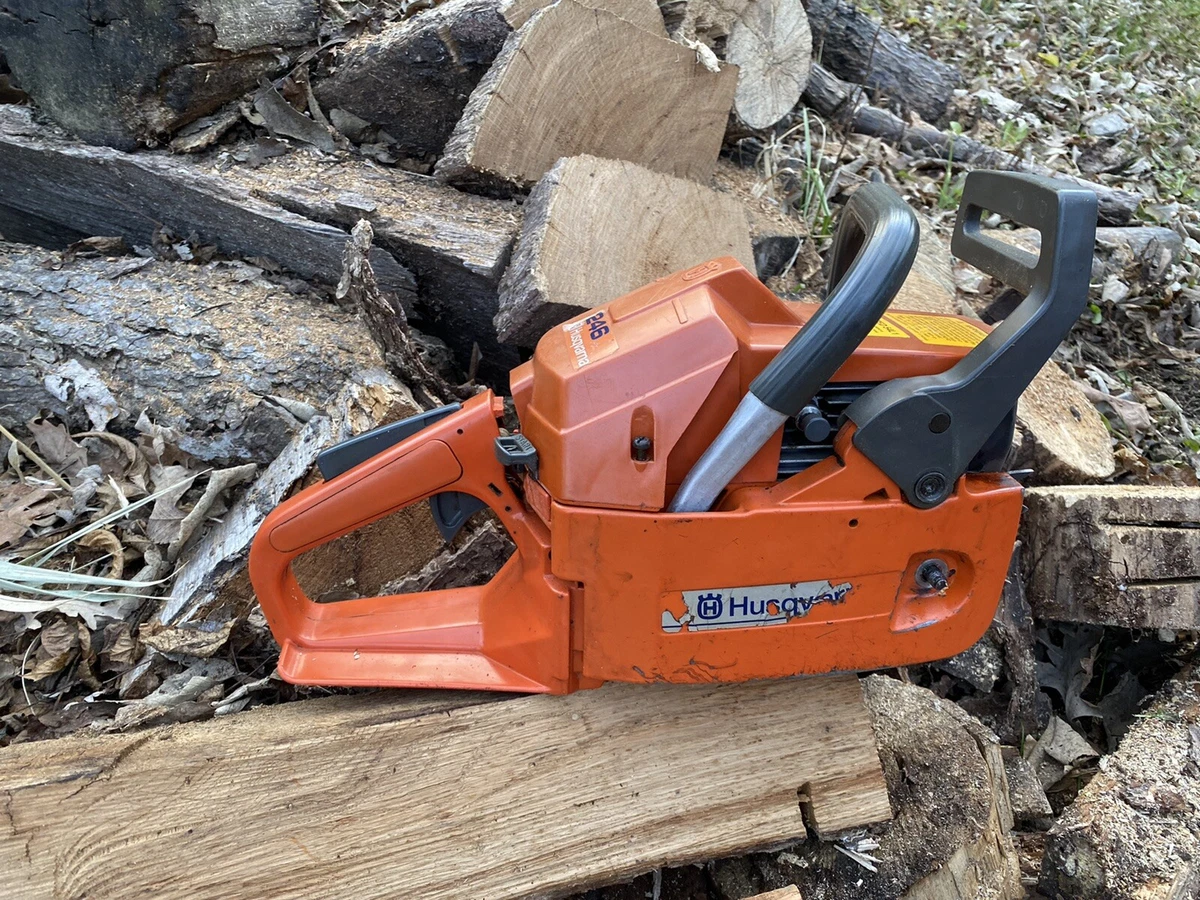 Husqvarna 246 chainsaw Runs Cuts Oils