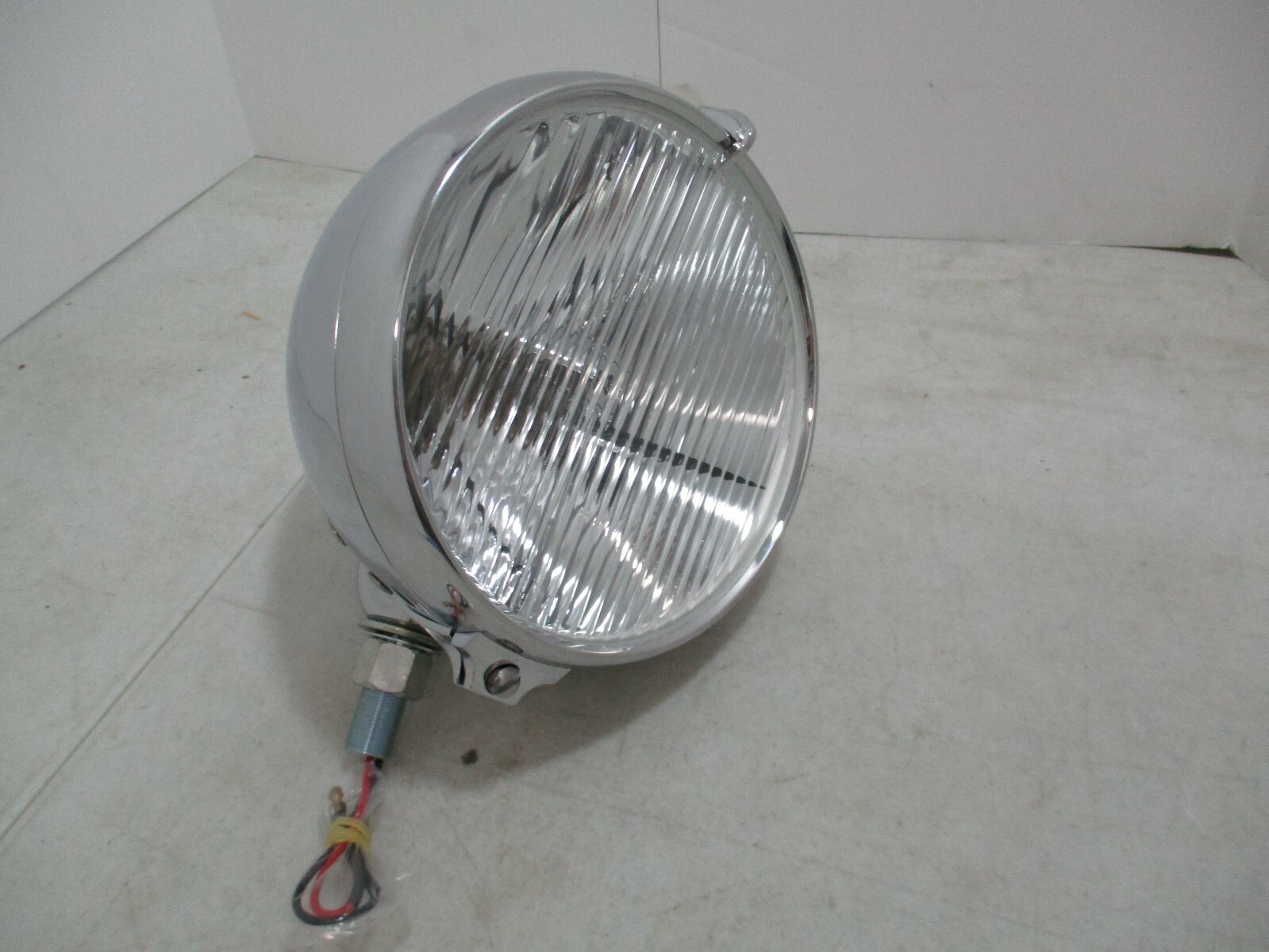 BENTLEY MARK VI & 'R-TYPE center spot light  7"   NEW