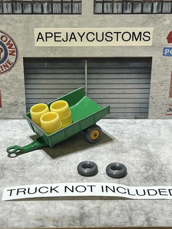 lesney  John Deere no 51 , 1 set of grey tires and 3 barrel ( TRL NOT INCLUDED) - Image 2 of 4