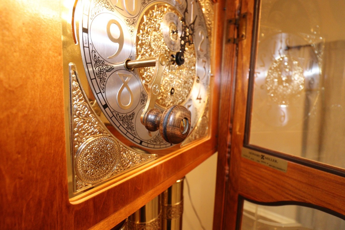 Howard Miller “Richmond” Grandfather Clock — Model 610-796 | eBay