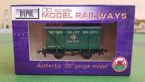 Furgoneta cervecera Dapol 12T SR, 49225 "Rother Valley Brewery, Northam", verde, en caja | Condition: Used