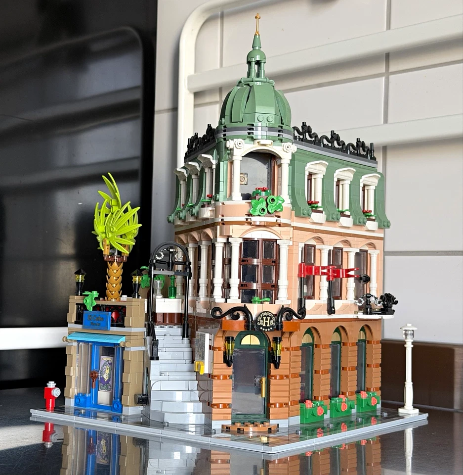 LEGO Modular Buildings 10297 Boutique Hotel, Foto 1 von 5