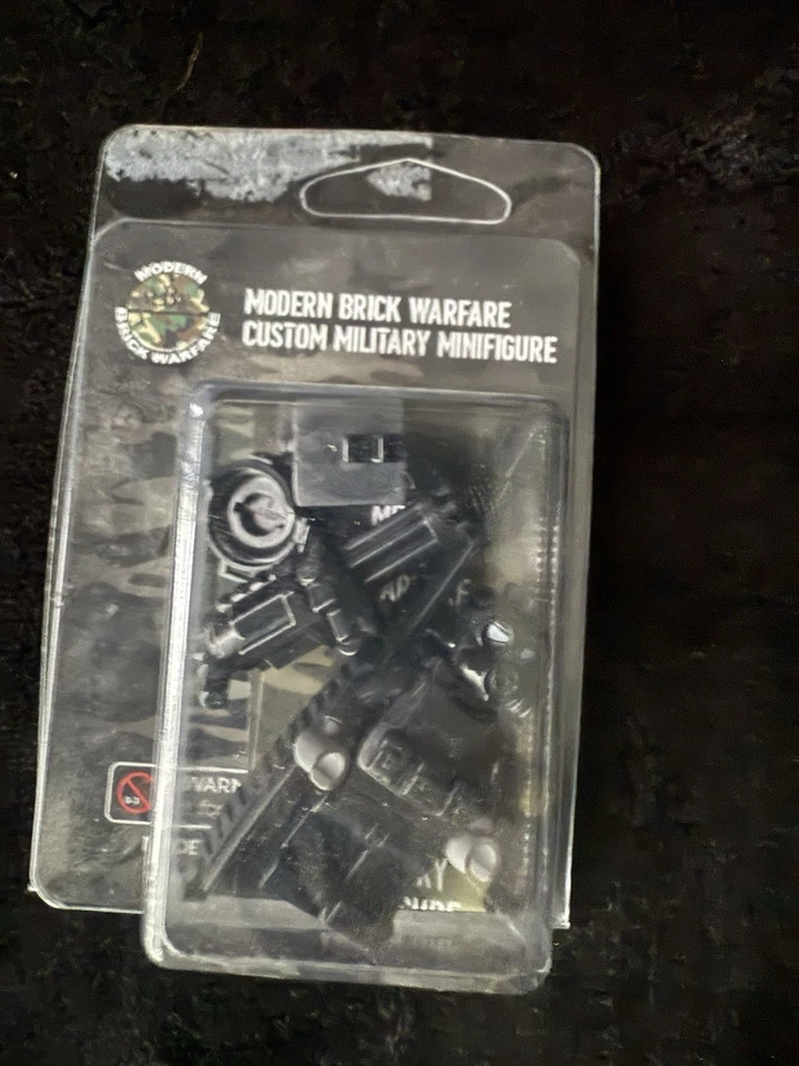 Brickmania  Custom Military M1043 Carrier Truck + Military Juggernaut - Image 3 of 3