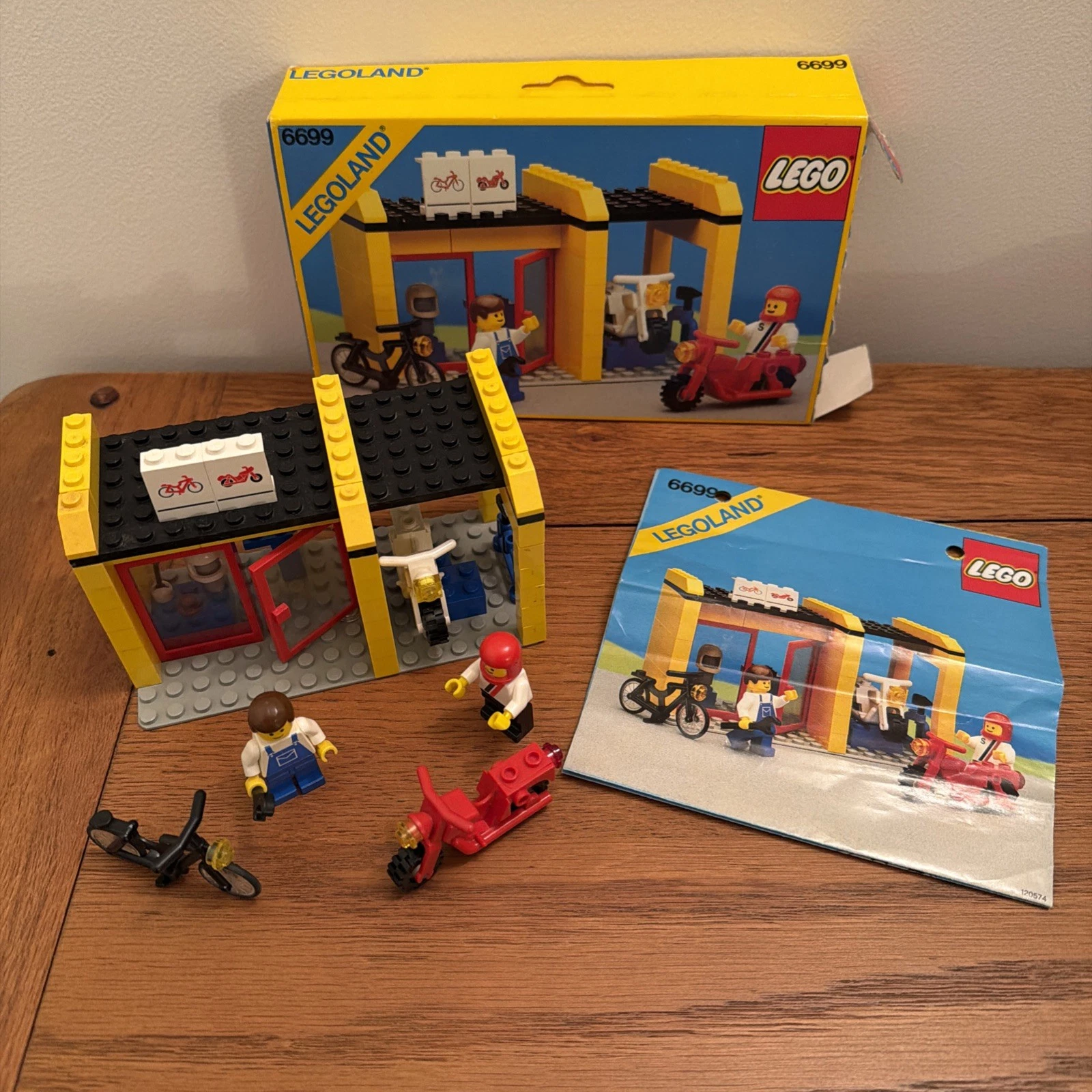 LEGO Town 6699 Bike Repair Shop (Cycle Fix-It Shop) + instructions & box