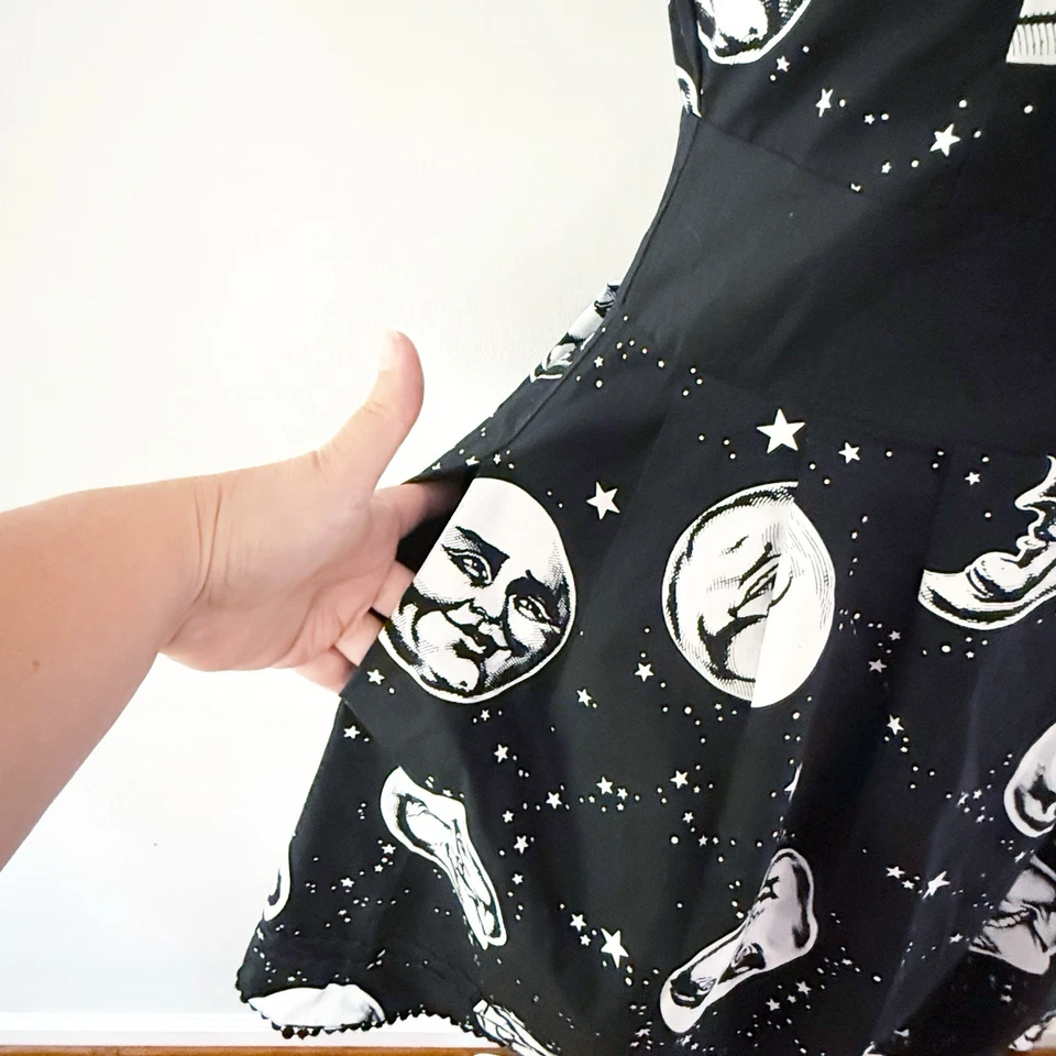 Vestido Sourpuss Moon Stars Novedad Sin Mangas Mediano Celestial Capricho Gótico Foto 4 de 4