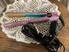 CHI Honeycomb 1” Ceramic Flat Iron Hair Straightener Pink Pattern