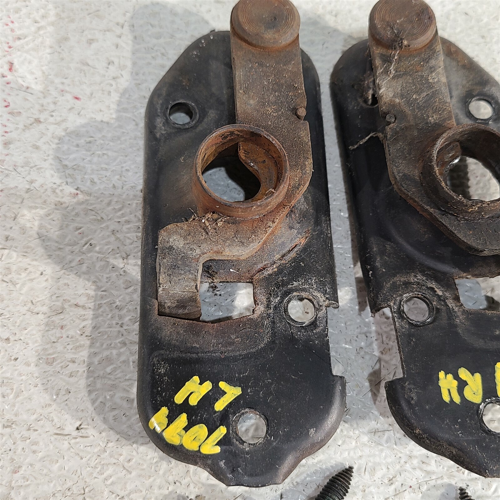 8496 Corvette C4 Hood Release Latches Catch Plates Lh Rh Aa7094 eBay