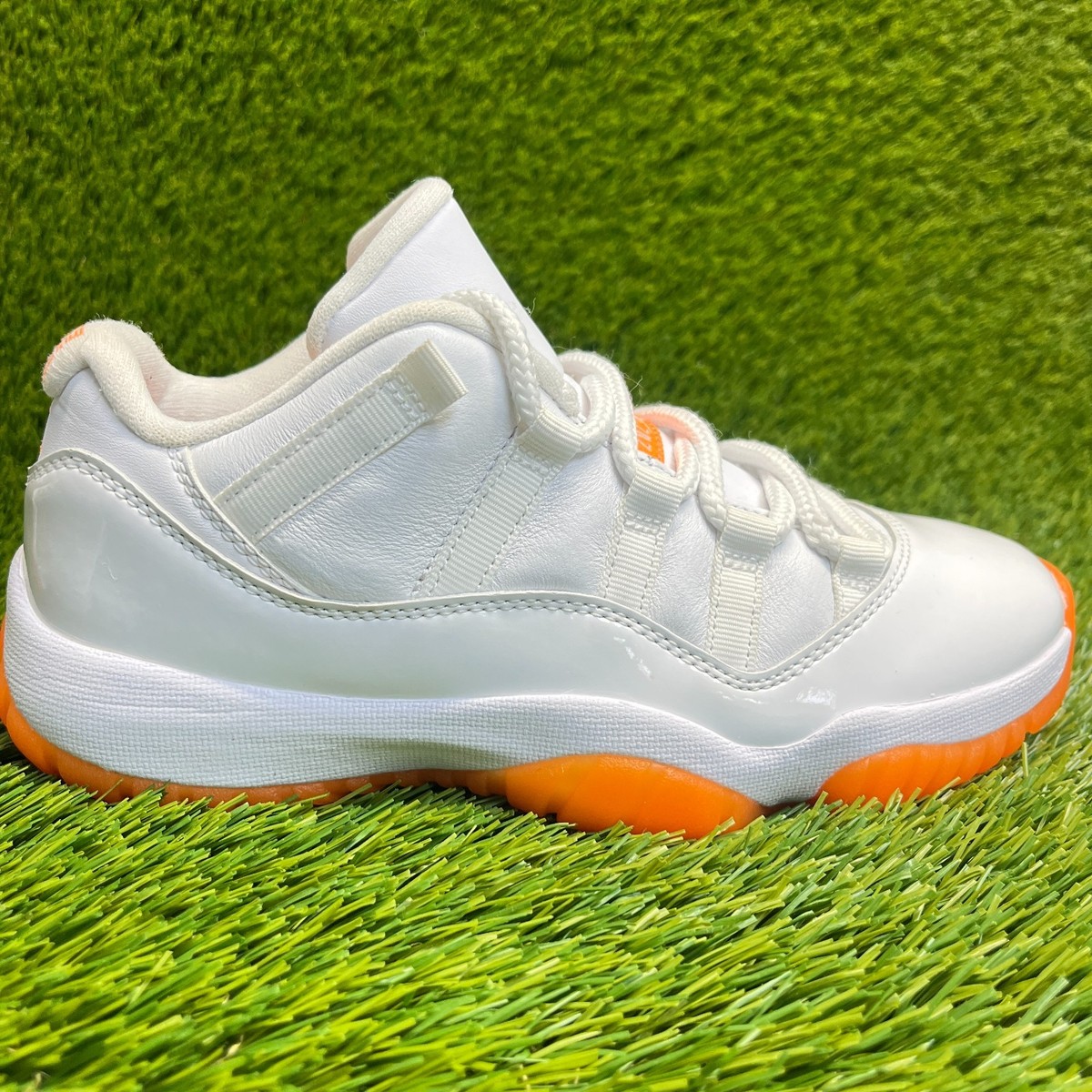 Nike Air Jordan 11 Retro Low Womens Size 6.5 White Basketball