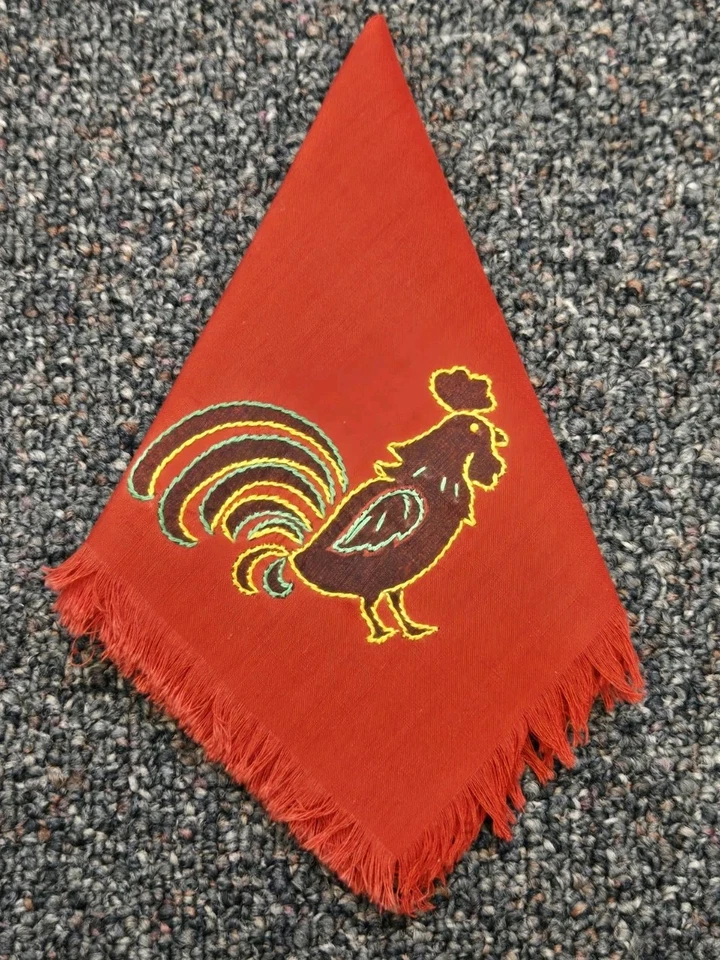 Pañuelo de gallo hecho a mano rojo de colección con flecos 12" x 11,5" Foto 2 de 4