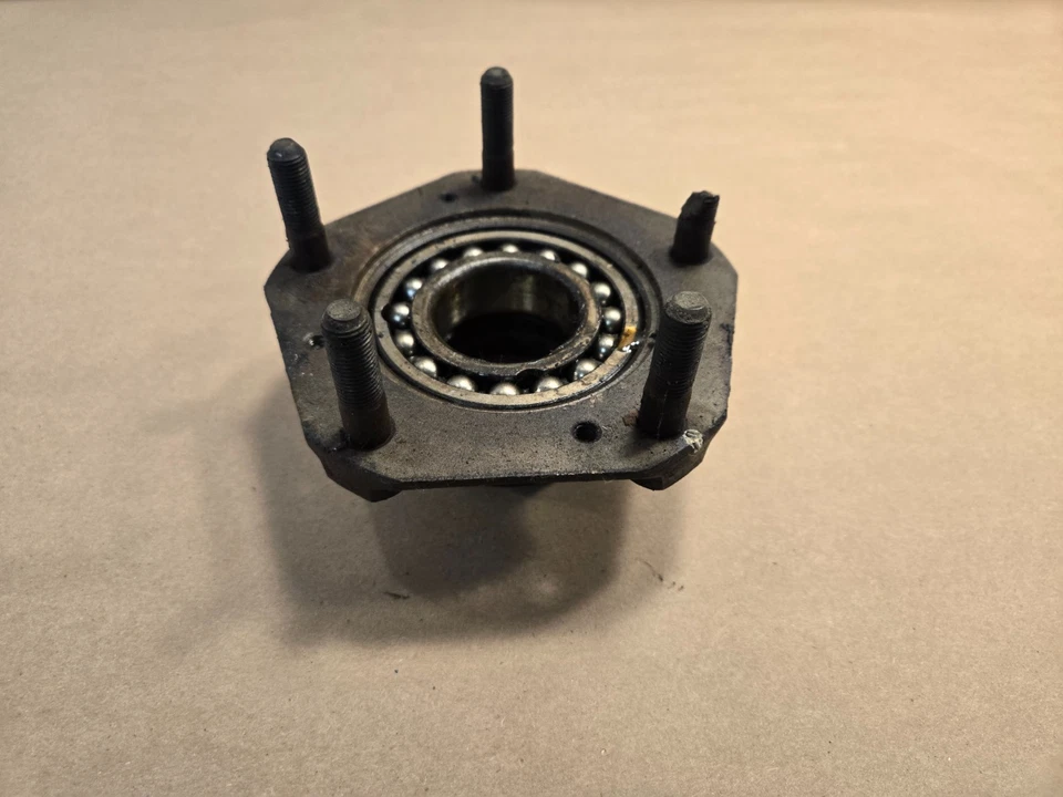 Buje trasero Austin Healey 3000 OEM ATC7593 Foto 4 de 4