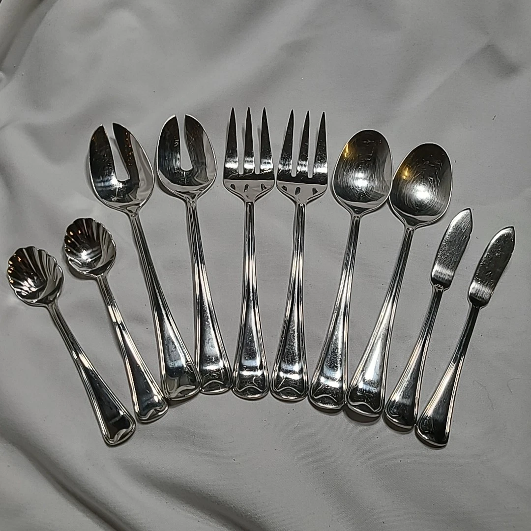 Oneida FLAMBE 10 Serving Pieces Glossy 18/10 Stainless Steel Flatware Spoon Fork