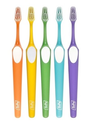 5x TePe Supreme Zahnbürste Soft - Handzahnbürste - weiche Borsten - biegbar