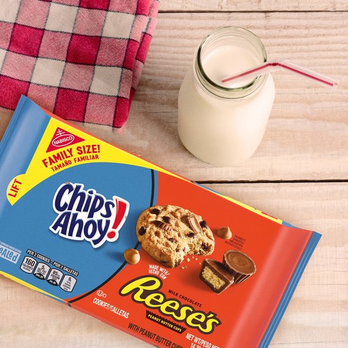 CHIPS AHOY! Cookies with Reese’s Peanut Butter Cups, Family Size, 14.25 oz - Picture 4 of 11