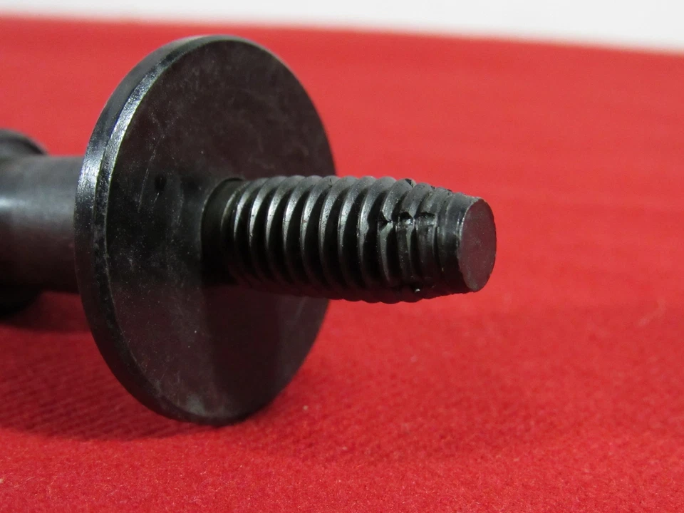 Juego de dos placas de golpeador de puerta trasera de fábrica Dodge RAM NUEVO OEM MOPAR Foto 4 de 4