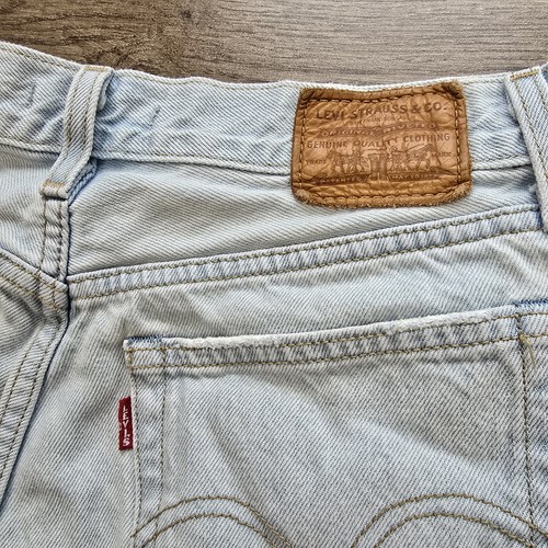Levis Wedgie Shorts Button Fly High Rise Raw Hem Womens Size 30 Light Wash Blue - Picture 5 of 10
