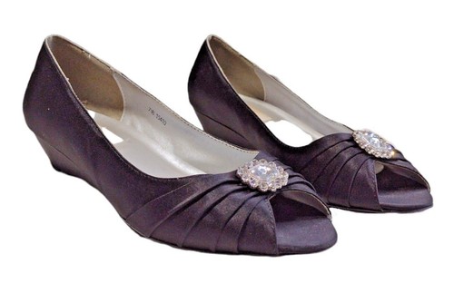 Dyeables Women's Anette Black Satin Peep Toe Wedge Heel Shoes Size 7.5 B - Picture 3 of 7