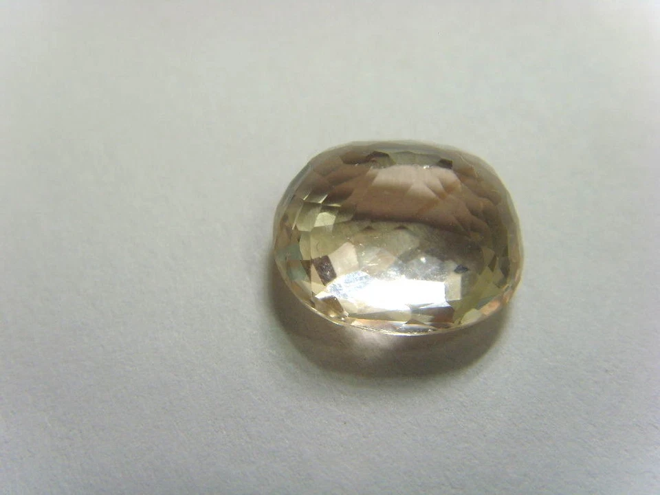 8 CARAT FACETED NATURAL champagne topaz GEM STONE OVL 12X10 MM PAKIISTAN HF1412 - Image 2 of 4