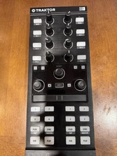 Native Instruments TRAKTOR Kontrol X1 MK2 DJ Controller