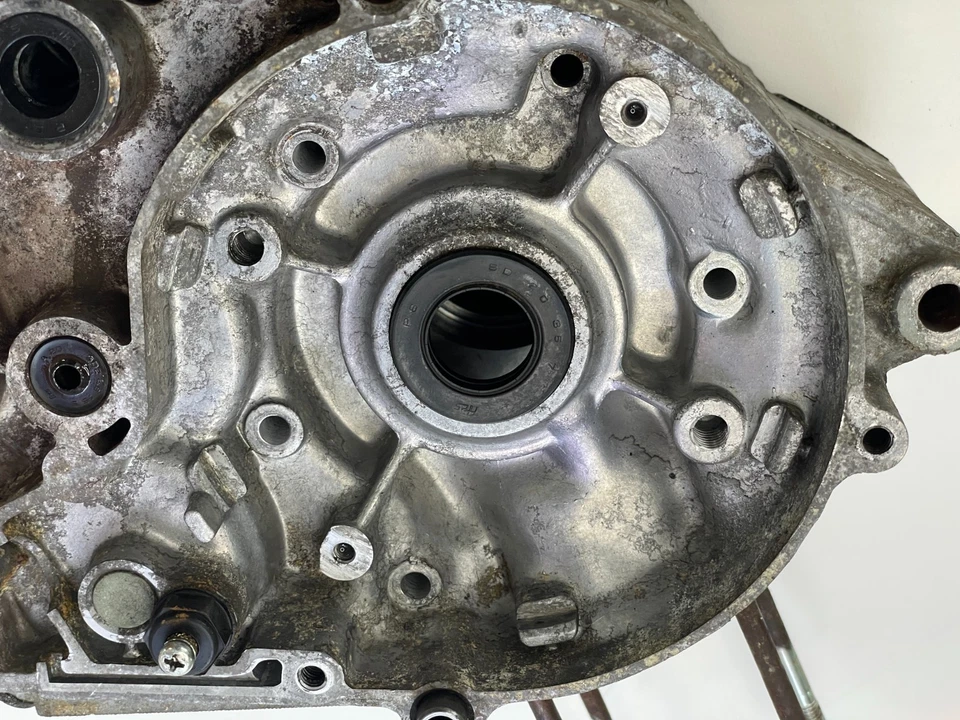 1988 Yamaha YSR50 YSR 50 Engine Cases Left Right - Изображение 4 из 4