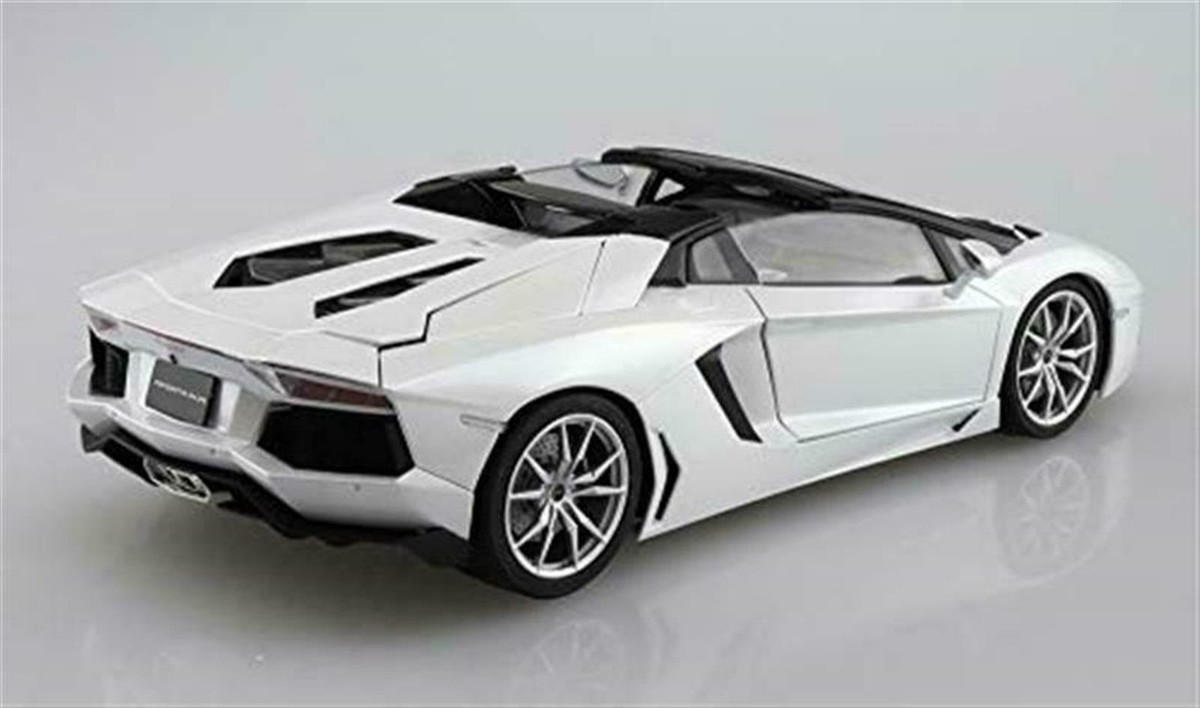 1/24 The Super Car Series No.8 Lamborghini Aventador LP700-4