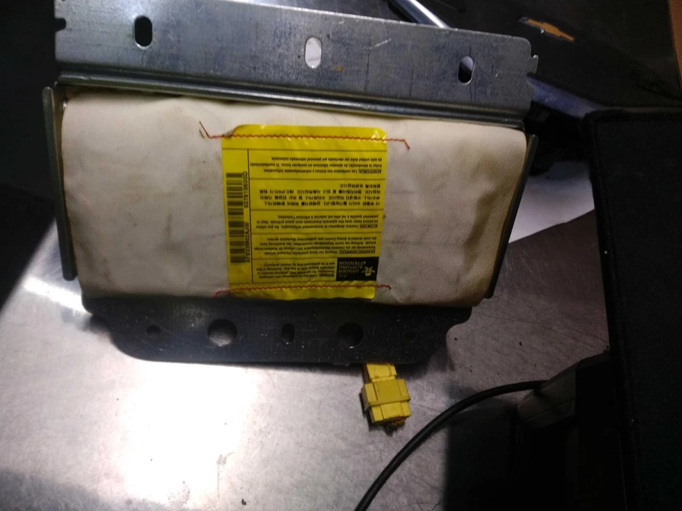 2009 KIA SORENTO OEM White Instrument Panel Air Bag Right 134K Miles Foto 3 de 4