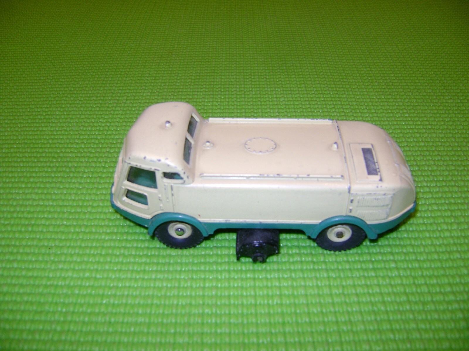 Dinky Toys N°596 - Camion LMV Balayeuse Arroseuse - Très Bon état (sans Boîte)