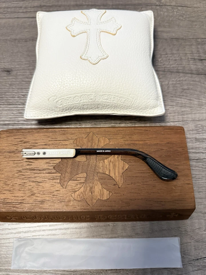 Chrome Hearts Deep 2 White Temple solo derecho Foto 3 de 4