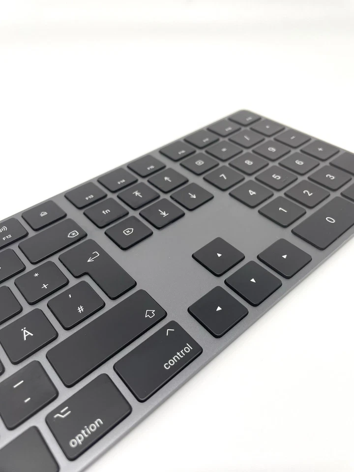 Apple Magic Keyboard mit Ziffernblock Schwarz A1843 - Guter Zustand - Bild 4 von 4
