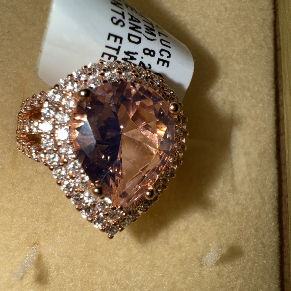 Impresionante Anillo Simulado Bella Luce Morganita Y Zafiros Blancos Talla 6...  Foto 4 de 4
