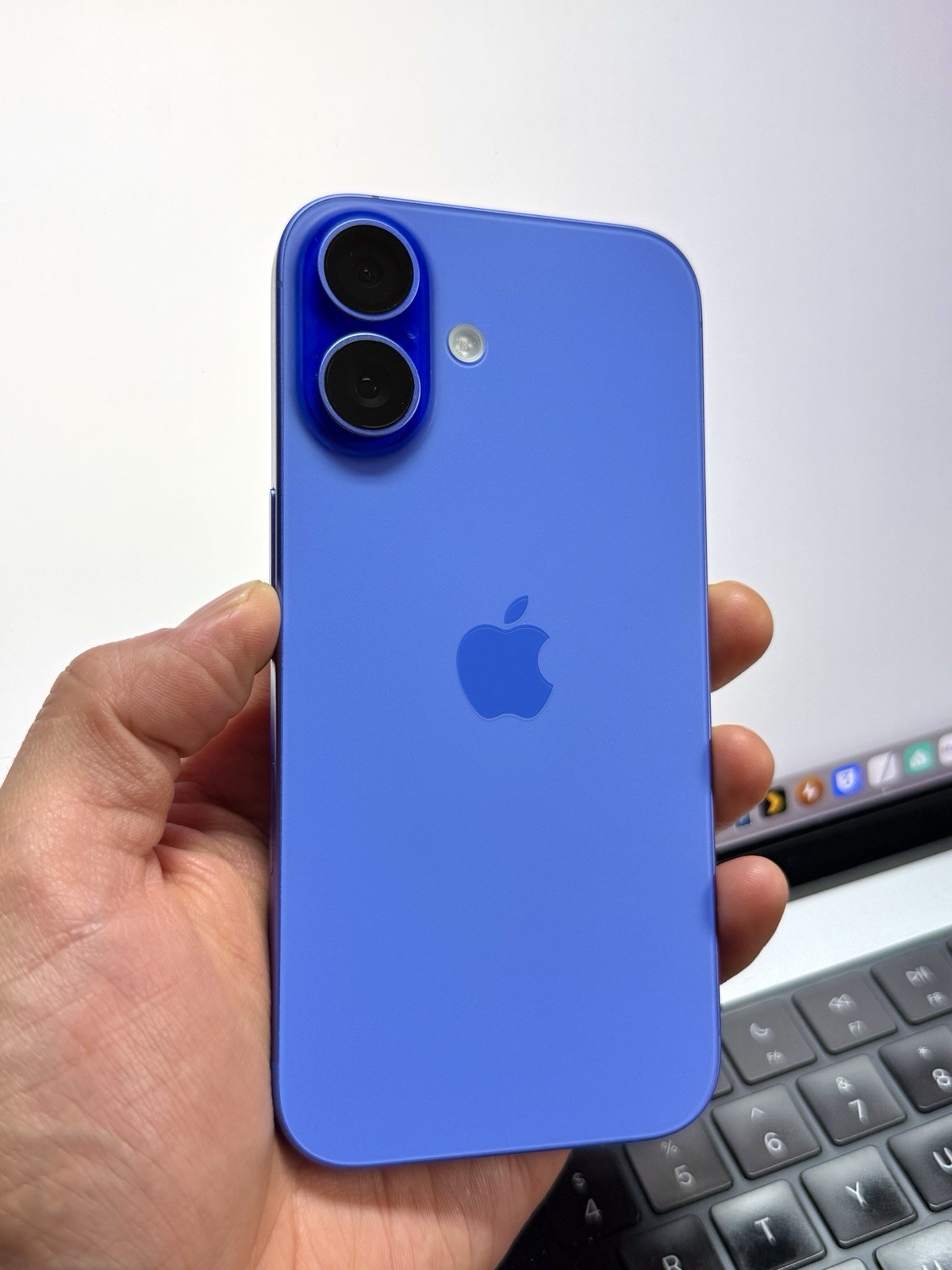 Apple iPhone 16 (94% Batt) Spectrum Ultramarine 128GB #23954