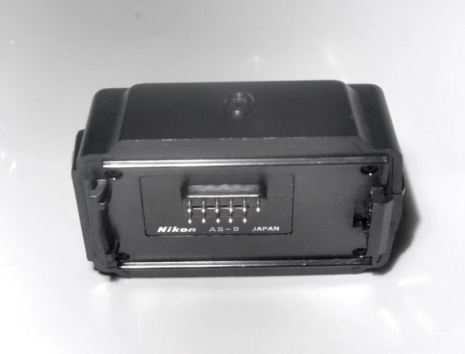 Nikon AS-9 TTL Hot Shoe Adapter for Nikon Speedlight SB-16 Flash Unit - Image 2 of 4
