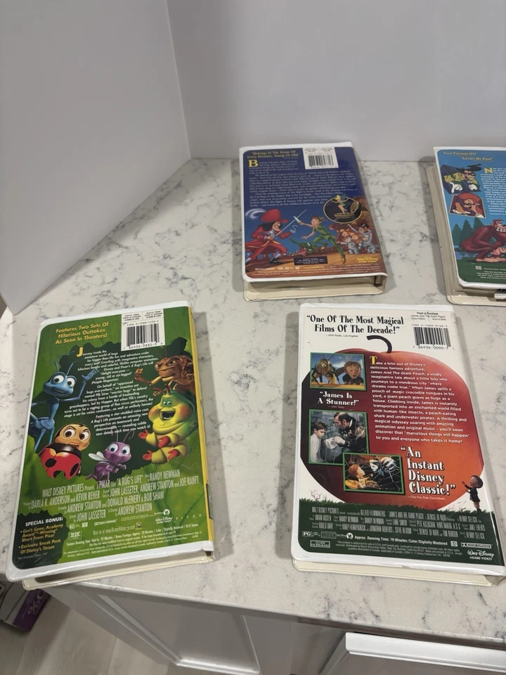 LOT of 7 Disney VHS - Bugs Life, Peter Pan, A Goofy Movie, Bambi — 第 2/4 张图片