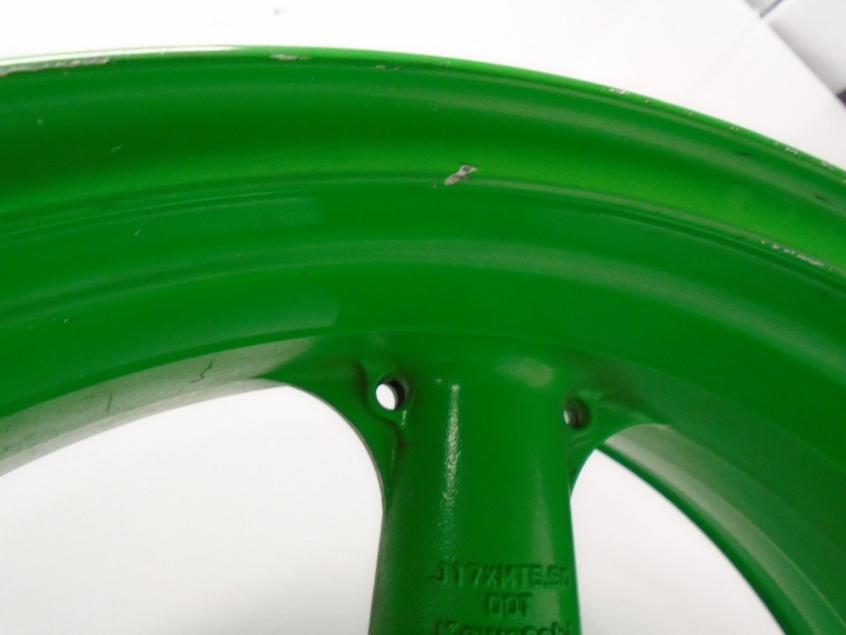 Kawasaki ZX9R ZX9 R 17x5.5 OEM Green Rear Wheel Rim Straight