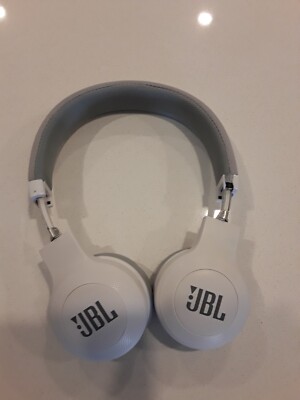 JBL E series wireless  Bluetooth over-ear headphones