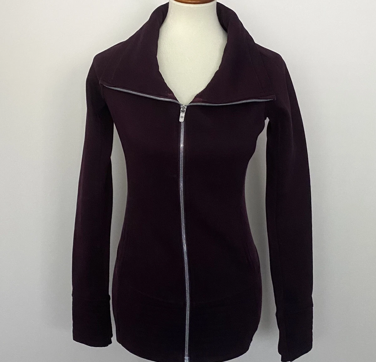 Sale Lululemon Women s Jacket Deep Purple Zip Up RN 106259 CA35801 Size 4