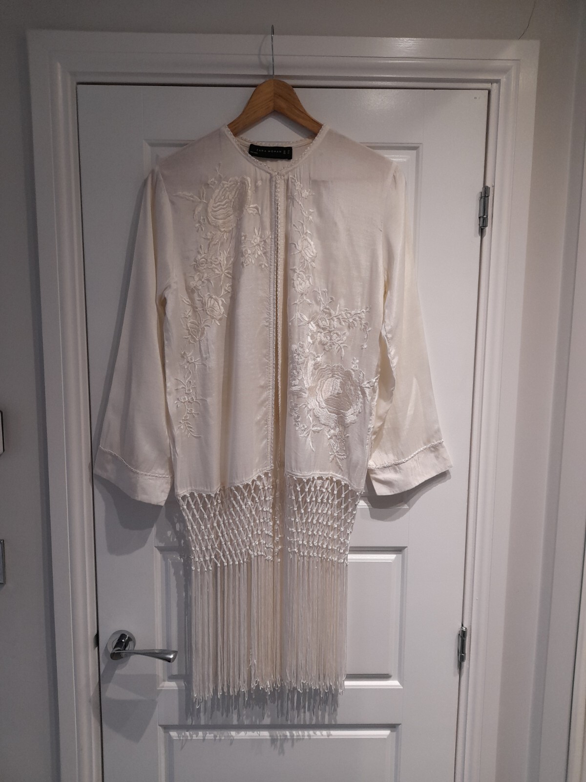 Zara Woman Ivory Cream Embroidered Fringe Tassel Kimo… Gem