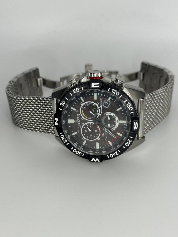 Citizen Promaster Navihawk CB5840-59E Eco-Drive Radio-Controlado Hora Mundial Foto 4 de 4